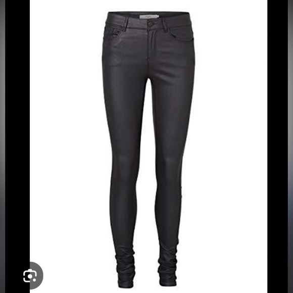 Vero Moda-VMSeven-Smooth coated pant-Slim fit-Size XS-Style#10138972-Black - Picture 3 of 16